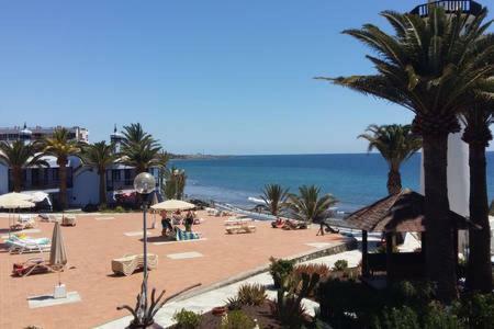 Lidia & Paco Home Two Bedrooms Beachfront Playa Del Aguila  Extérieur photo